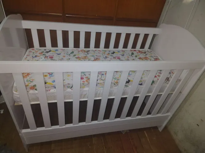 Berço americano semi-novo 3 em 1