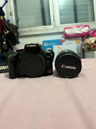 Camera Canon EOS XTI impecável