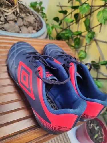 Chuteira umbro striker 40
