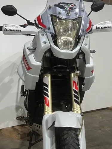 Tenere 660 ano 2013 com suspensão invertida