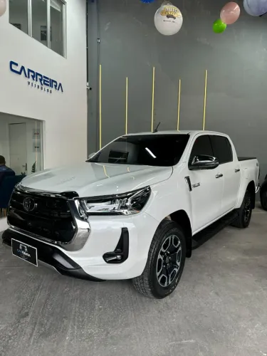 Toyota Hilux CD SRX 4X4 2.8 TDI 16V Diesel Aut. 2024