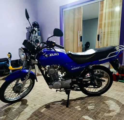 Suzuki GS 2017 com apenas 37mil km