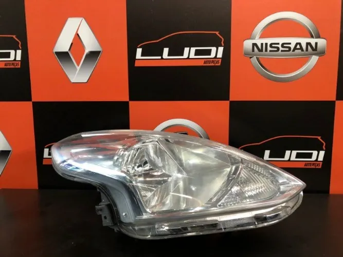 Farol lado direito de versa 2015 a 2019 original..