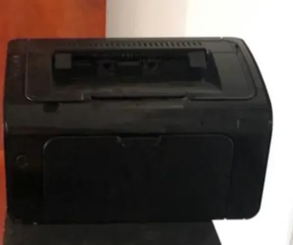 Impressora preta a laser