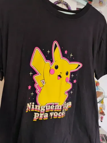 Camiseta Pikachu "Ninguém liga pra você!" - M