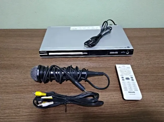 Aparelho de dvd com karaokê  marca Philips em excelente estado