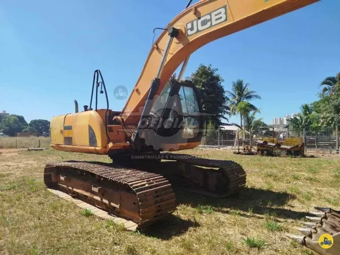 Escavadeira JCB JS 200