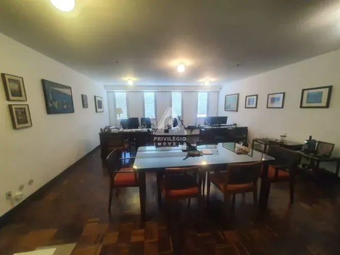 Sala Comercial à venda no Centro do Rio de Janeiro  201 m², 6 salas, 3 vagas