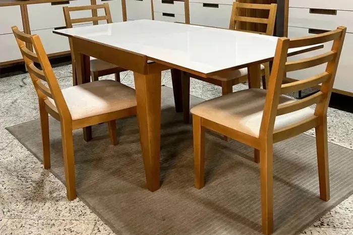 Mesa extensível Madeira Maciça com 4 Cadeiras rf6