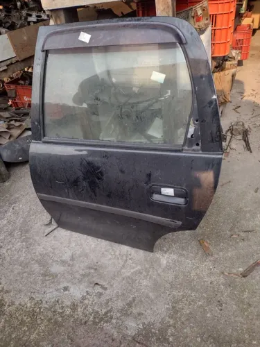 Porta traseira da esquerda Corsa classic ano 2010.A 2016 original 
