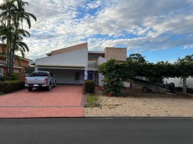 Venda de Casas / Condomínio na cidade de Araraquara