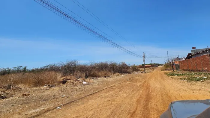VENDO TERRENO 40x30, EM CAMPO MAIOR, NO PARQUE ESTRELA.