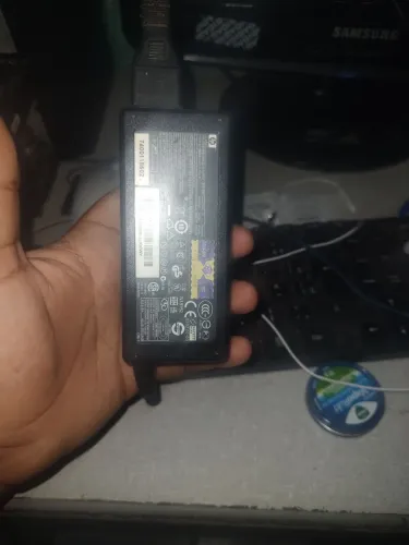 CARREGADOR PARA NOTEBOOK HP USADO 
