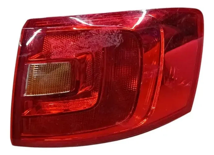 Lanterna Traseira Direita Jetta 2012 Confortiline Carroceria Direito/passageiro Vermelho