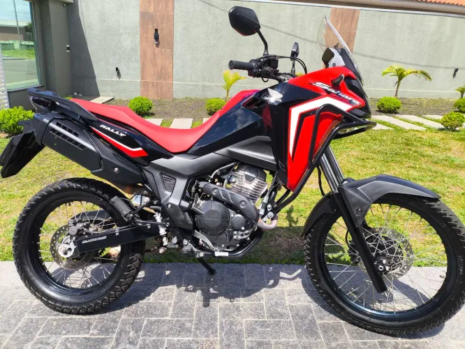 Motos Honda Sahara 300 Rally ABS Flex no Brasil