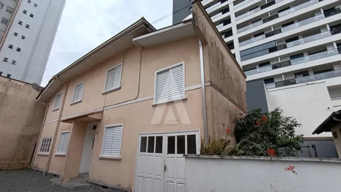 Casa com 3 quartos no Centro de Joinville