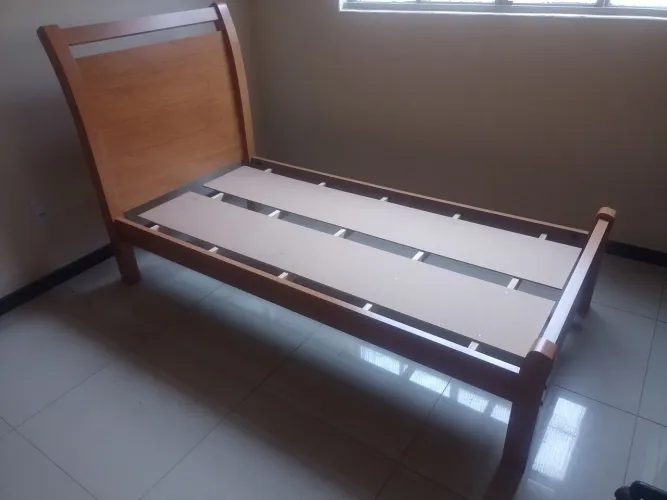 Cama solteiro MDF novíssima tamanho padrão 