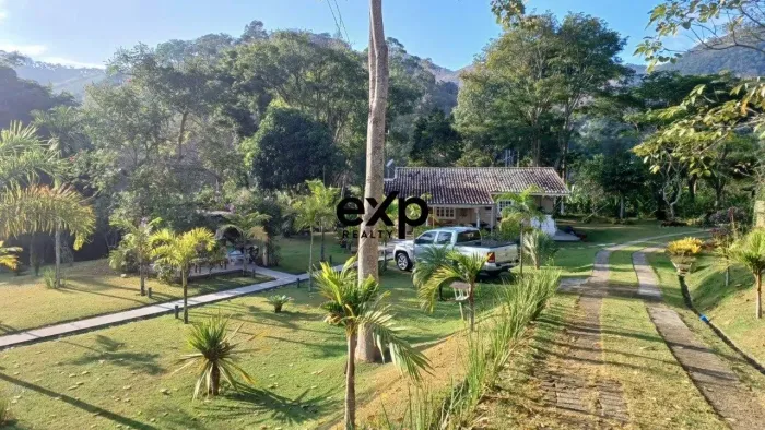 Sítio à venda em Rio Bonito, 9.000 m² por R$ 950.000,00 - Petrópolis, RJ