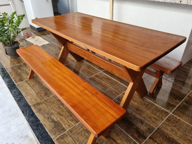 Mesa Rústica Grossa Pesada com Bancos