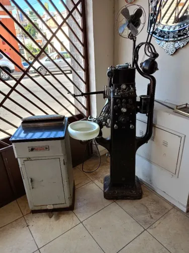 Equipamento Odontológico Antigo - Colecionadores