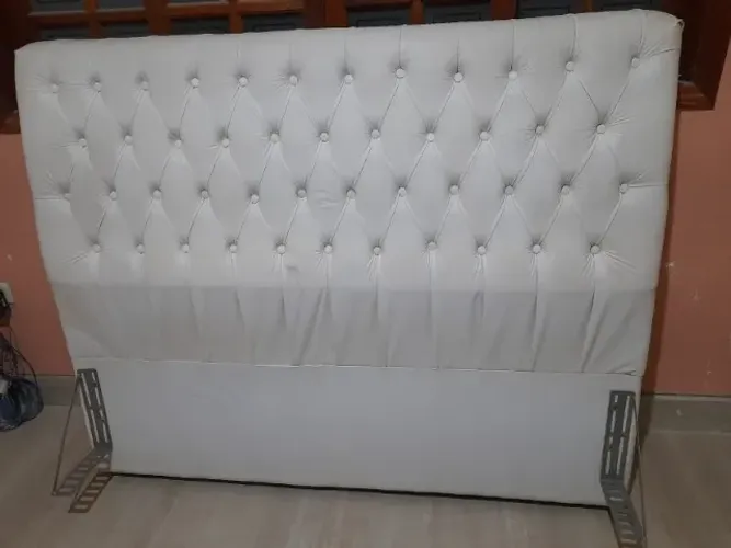 Cabeceira estofada