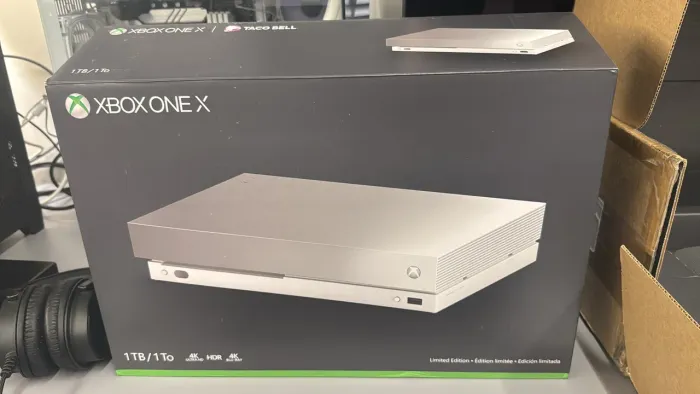 Raridade - Xbox One X 1TB - Edição Limitada Taco Bell Platinum