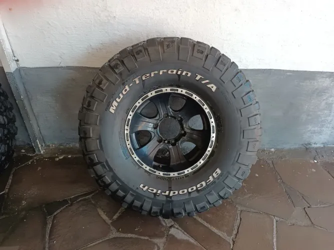  Rodas Kombat Pneus Mud 35x12,5