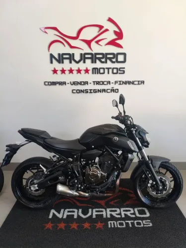 MT 07 2025 baixo km impecável