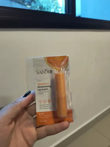 Batom hidratante labial Sadoer Vitamin C