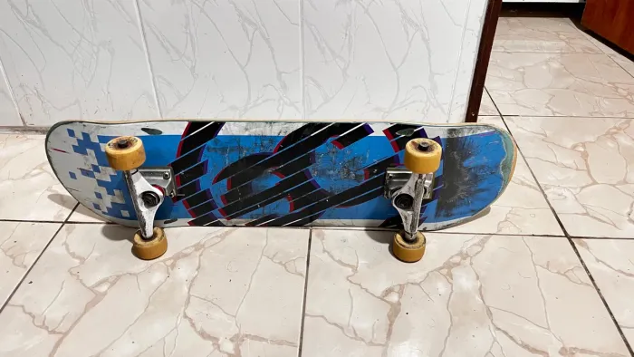 Skate com peças importadas 2 meses