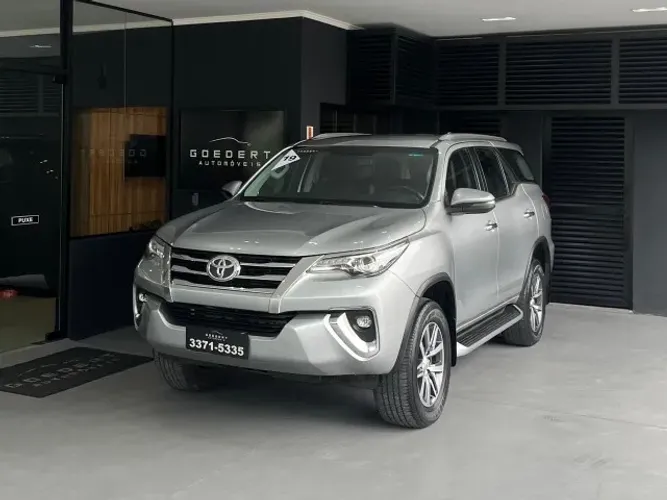 Toyota Hilux  SRX SW4 4X4 2.8 TDI 2019 Diesel, interior marrom, ótimo estado!