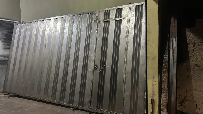 Portão de Aço novo 320x240