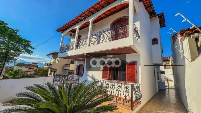 Casa com 4 dormitórios à venda, 272 m² por R$ 850.000 - Jardim Brasília 2 - Resende/RJ