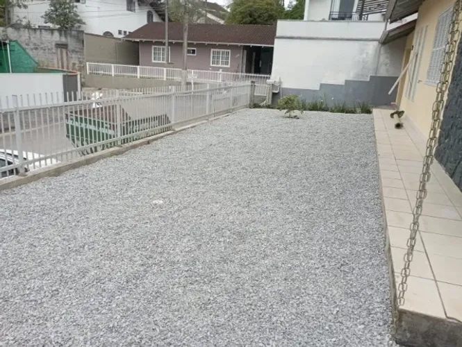 Colocação de Brita para Estacionamentos, Quintais e Calçadas em Joinville