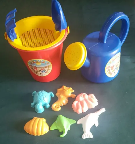 Kit de Praia Infantil - Balde, Regador e Formas