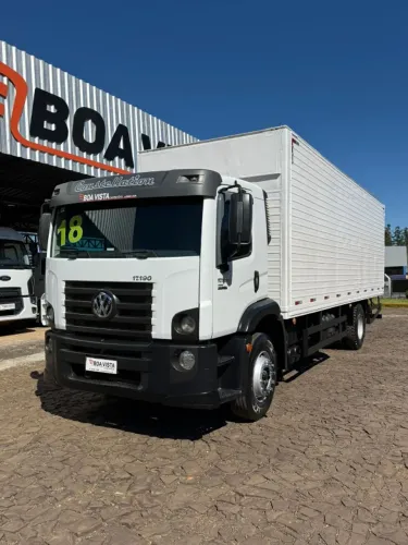 VW/17.190 Constellation CRM 4X2 4P 2017/2018 - Baú