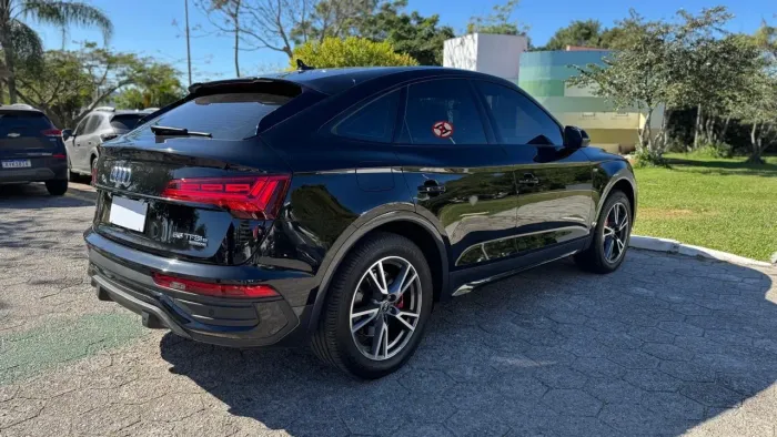 Audi Q5 SB P Black. 2.0 TFSIe S.tr. QT (hib.) 2023