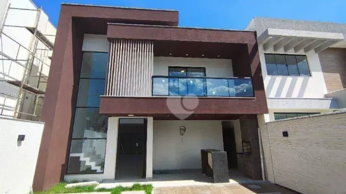 Casa duplex estilo contemporâneo, com 4 suítes, sendo 1 suite no primeiro piso à venda, 17