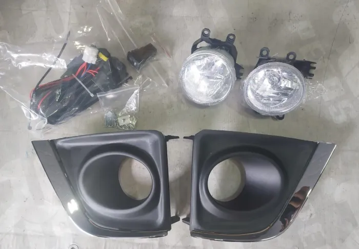 KIT MILHA NEBLINA TOYOTA COROLLA 14>17 C/  CROMADO