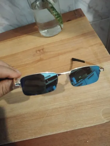 Óculos modelo vilão da Oakley 