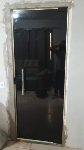 PORTA COM PELÍCULA BLACKOUT
