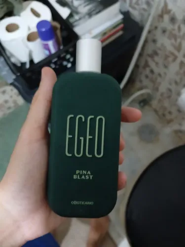 Egeo pina blast 95ml com mais da metade