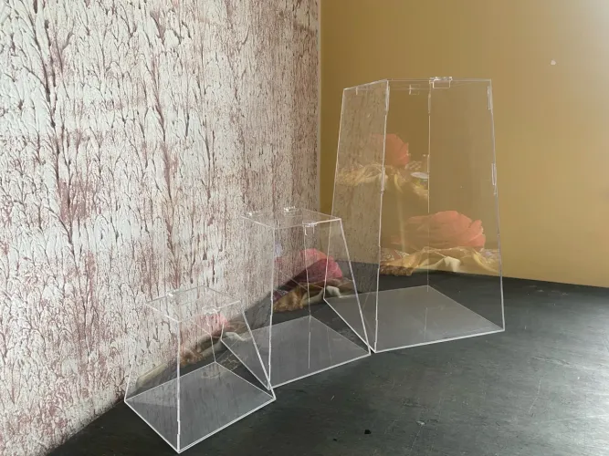 Urnas e expositores de objetos 20x20x16cm