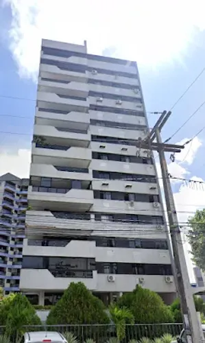 Apartamento em Tambaú com 4 quartos, sendo 2 suítes e com varanda.