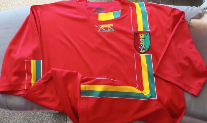 Camisa Guiné Airness 2010 Nova Vermelha TAM. G Frete Gratis
