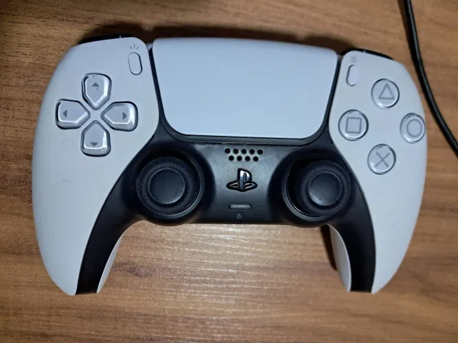 Vendo PS5 - 1 Controle - 6 JOGOS-  leitor mídia física