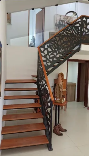 Escadas, degraus, corrimão, plataformas em geral envie seu projeto!