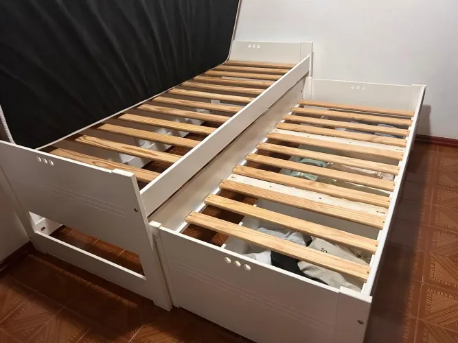 Cama dupla com gavetas em madeira branca 