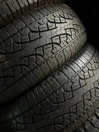 Pneu Pirelli Ht 255/70/16 85 % de vida