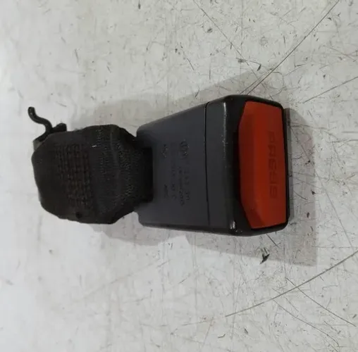 Engate Cinto Traseiro Esquerdo Bmw 135 2015
